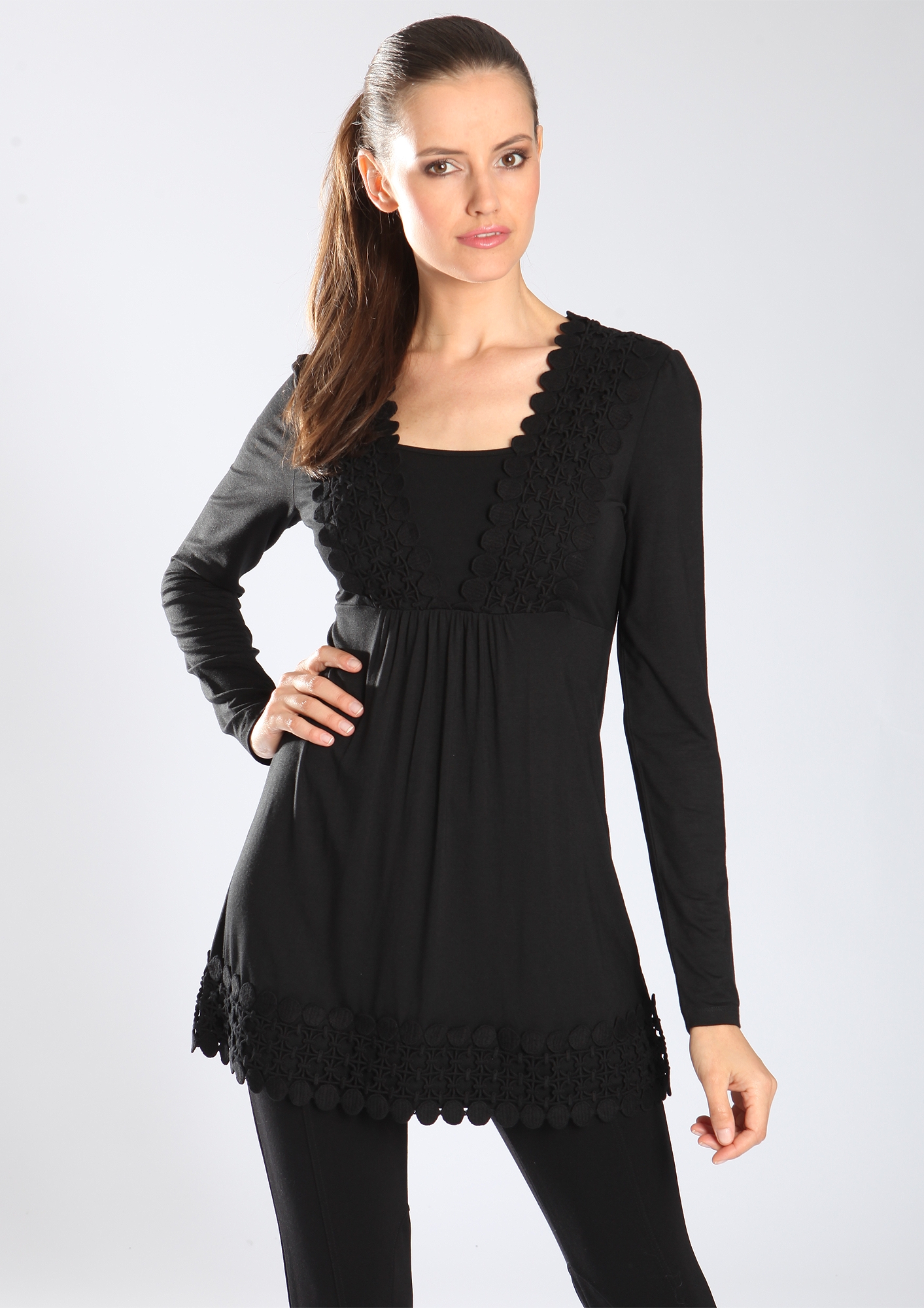 Longshirt mit H&auml;kelborte