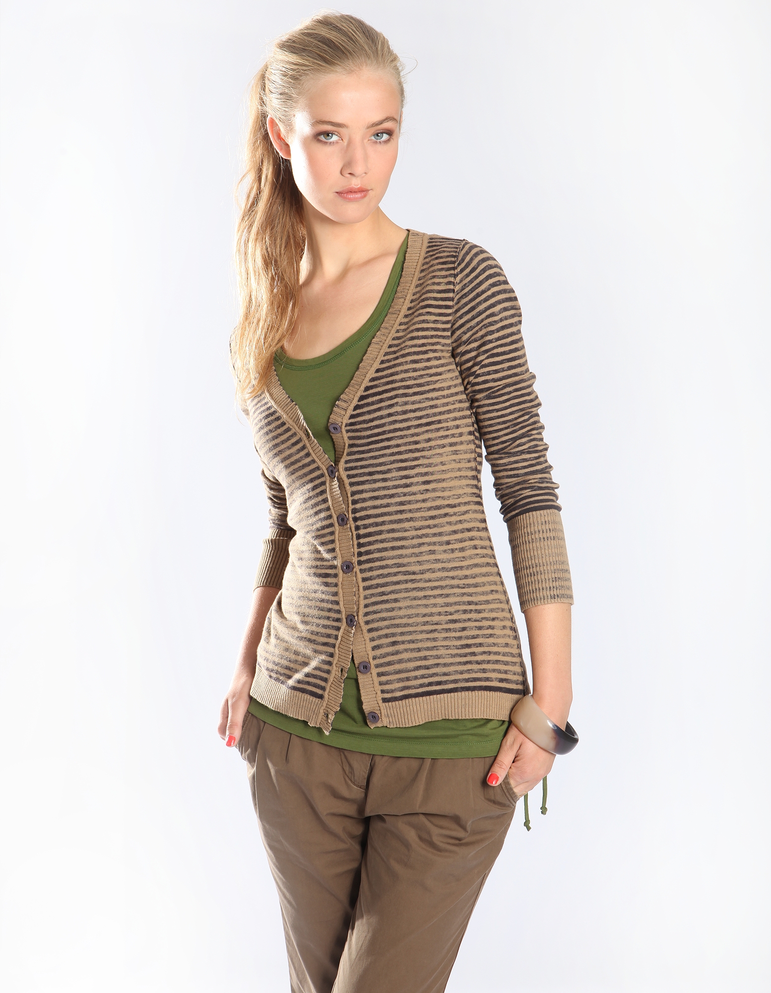 Gestreifte Strickjacke