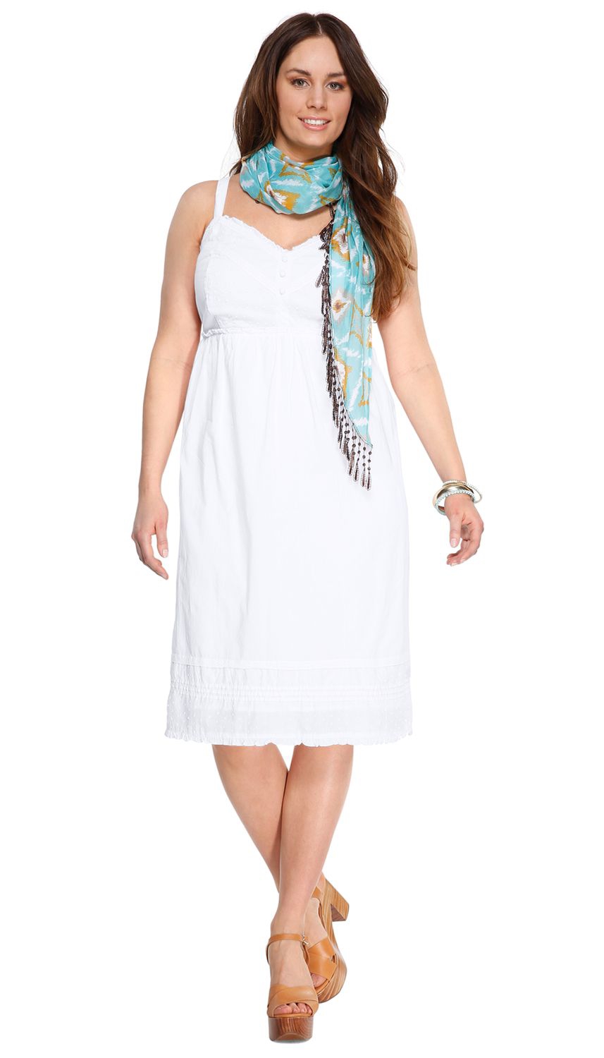 Outfit mit Sommerkleid und leichtem Schal